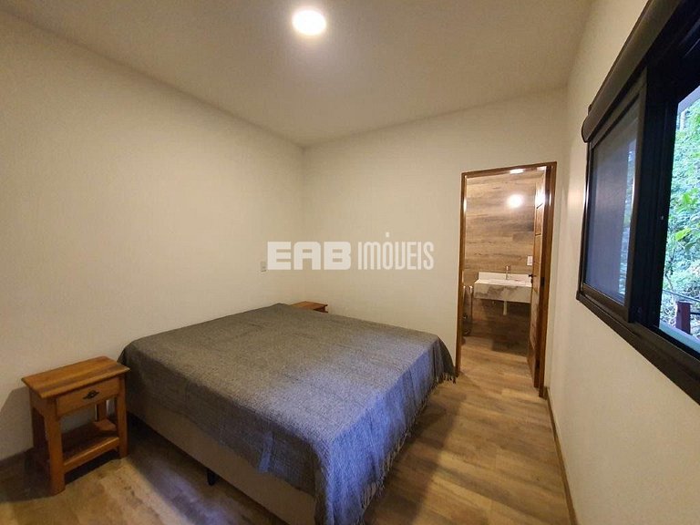 Casa dentro da Mata Atlântica, com todo o conforto da vida m