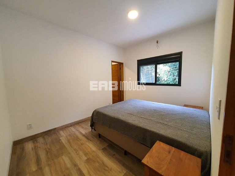 Casa dentro da Mata Atlântica, com todo o conforto da vida m