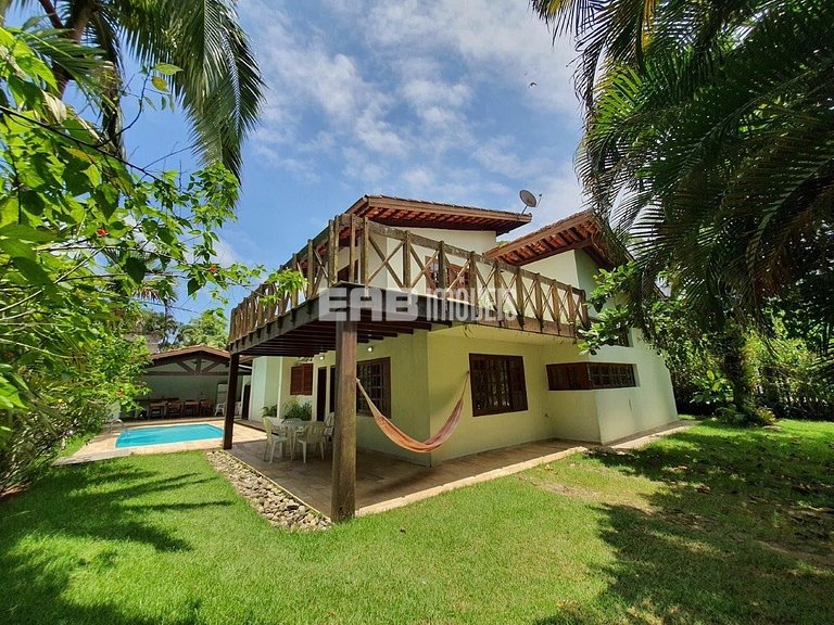 Casa de temporada com piscina, para até 12 pessoas, a 170m d