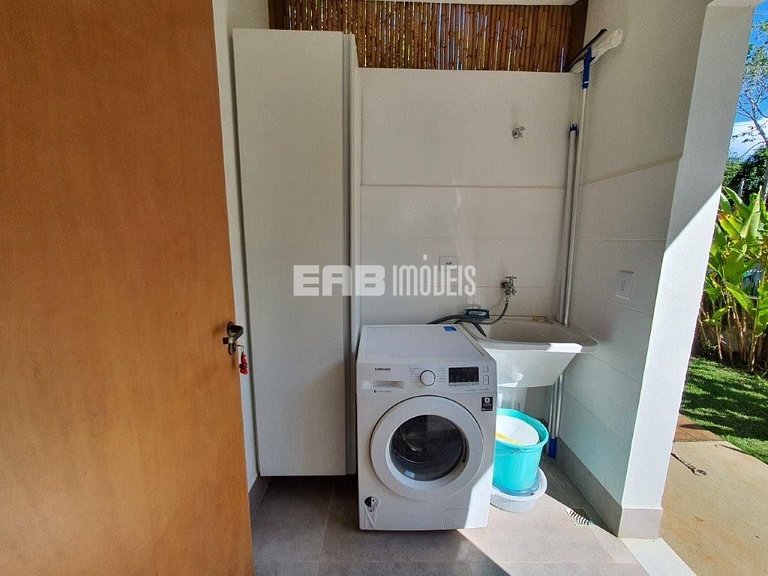 Casa em Itamambuca com 5 suítes, piscina, churrasqueira e ar