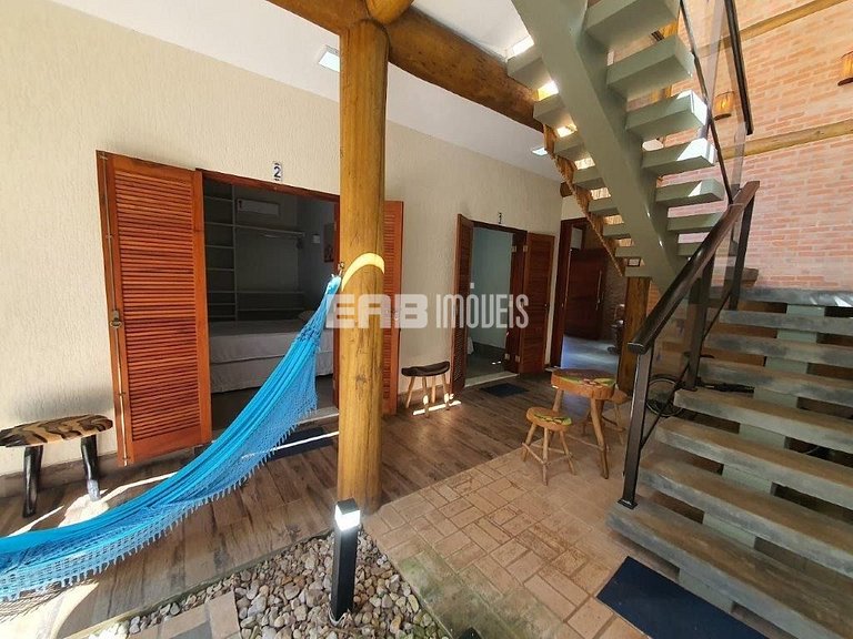 Casa em Itamambuca com 5 suítes, piscina, churrasqueira e ar