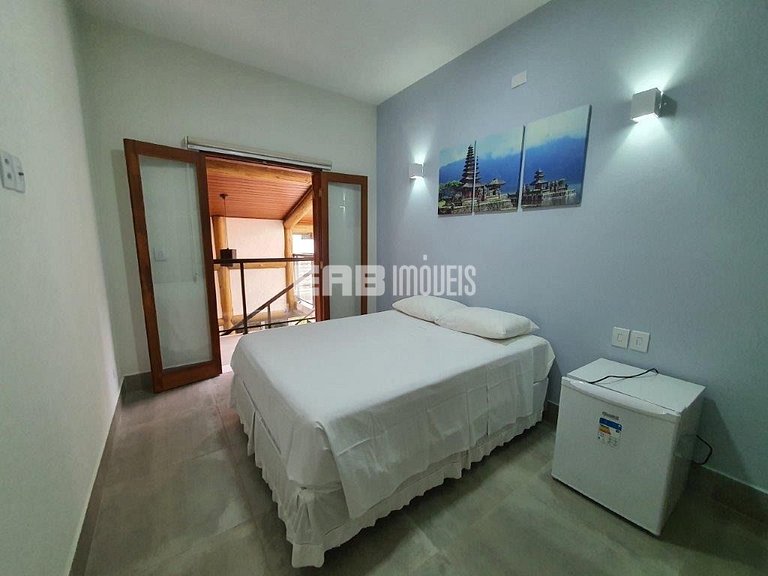 Casa em Itamambuca com 5 suítes, piscina, churrasqueira e ar