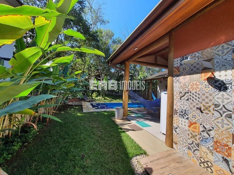 Casa em Itamambuca com 5 suítes, piscina, churrasqueira e ar