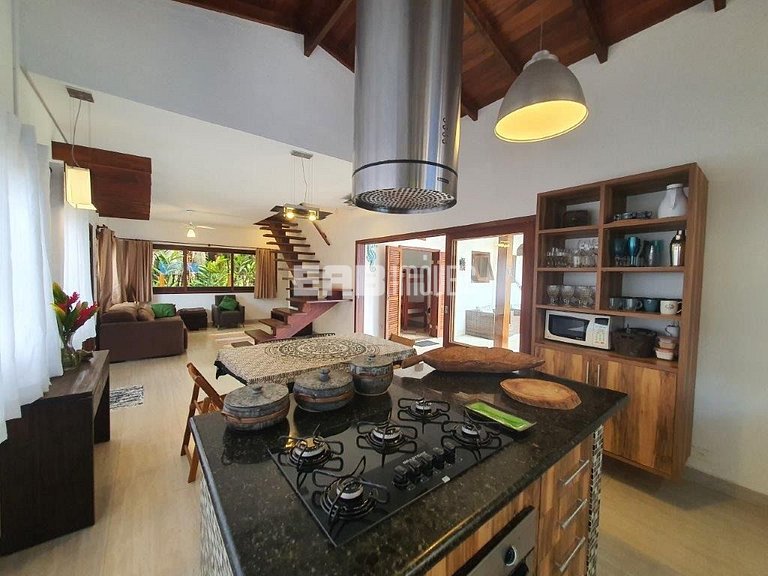 Casa com piscina para temporada em Itamambuca, Ubatuba