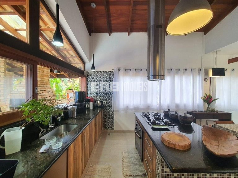 Casa com piscina para temporada em Itamambuca, Ubatuba