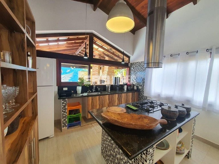 Casa com piscina para temporada em Itamambuca, Ubatuba