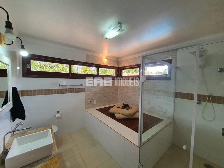 Casa com piscina para temporada em Itamambuca, Ubatuba