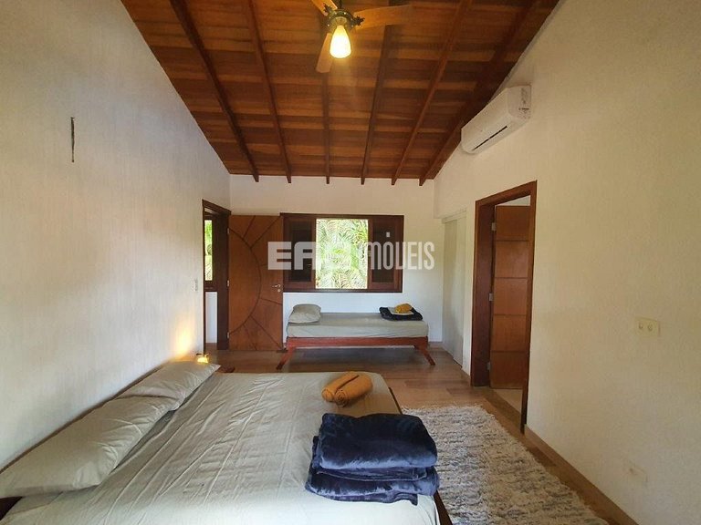 Casa com piscina para temporada em Itamambuca, Ubatuba