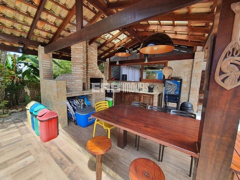 Casa com piscina para temporada em Itamambuca, Ubatuba