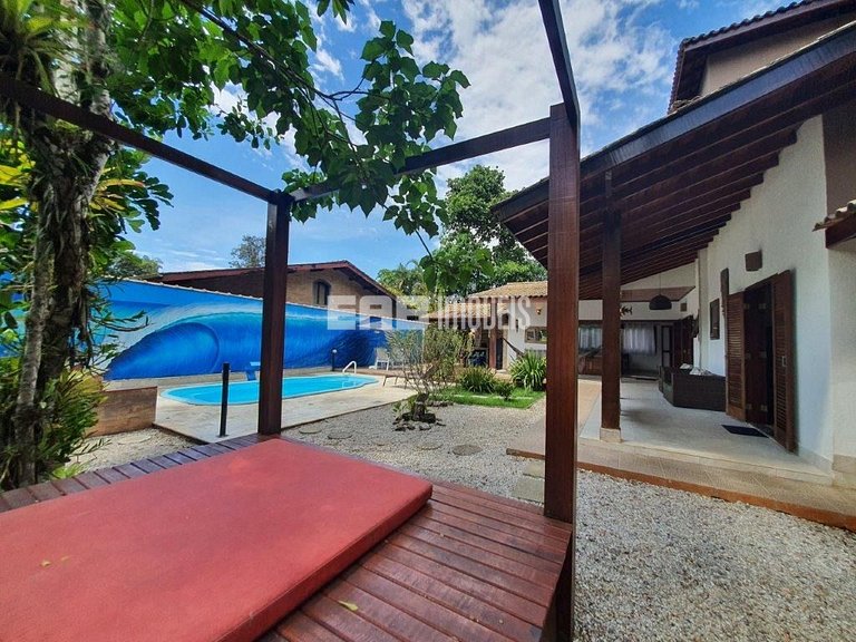 Casa com piscina para temporada em Itamambuca, Ubatuba