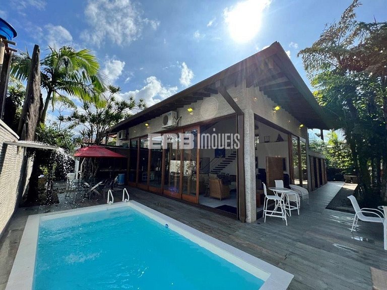 Casa de alto padrão para temporada em Itamambuca