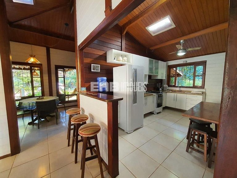 Casa linda e aconchegante, a apenas 200m da praia