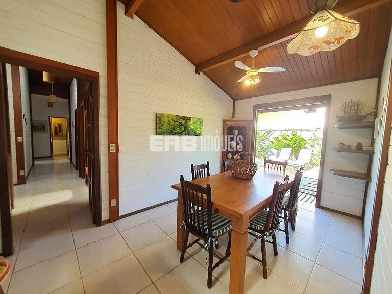 Casa linda e aconchegante, a apenas 200m da praia