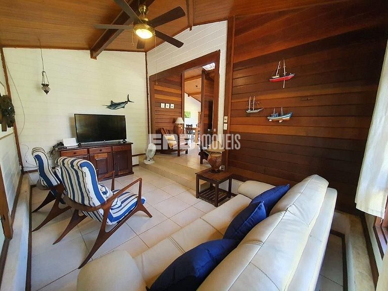 Casa linda e aconchegante, a apenas 200m da praia