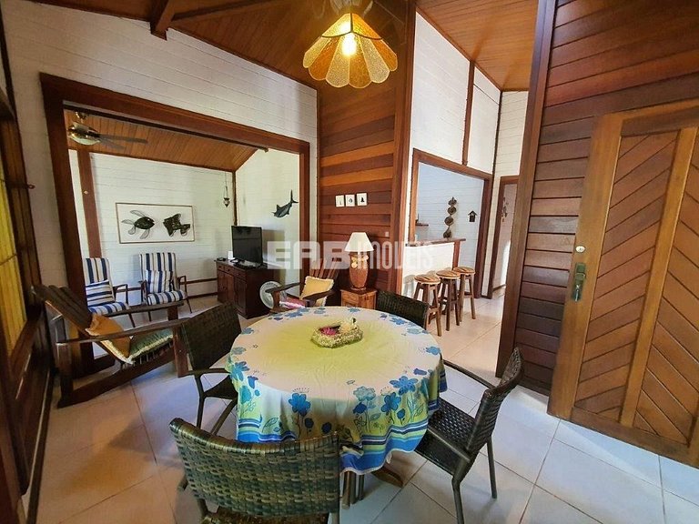 Casa linda e aconchegante, a apenas 200m da praia