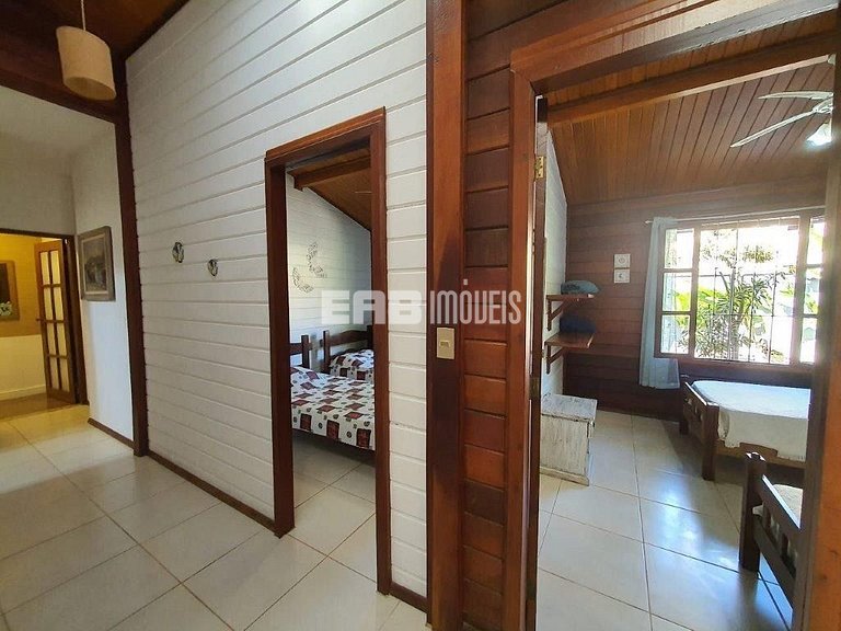 Casa linda e aconchegante, a apenas 200m da praia