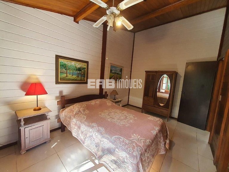 Casa linda e aconchegante, a apenas 200m da praia