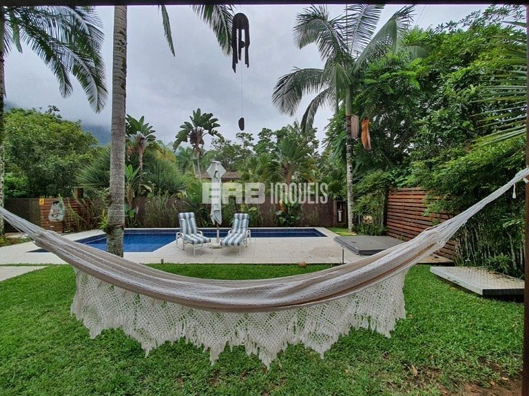 Casa em Itamambuca com piscina para 8 pessoas