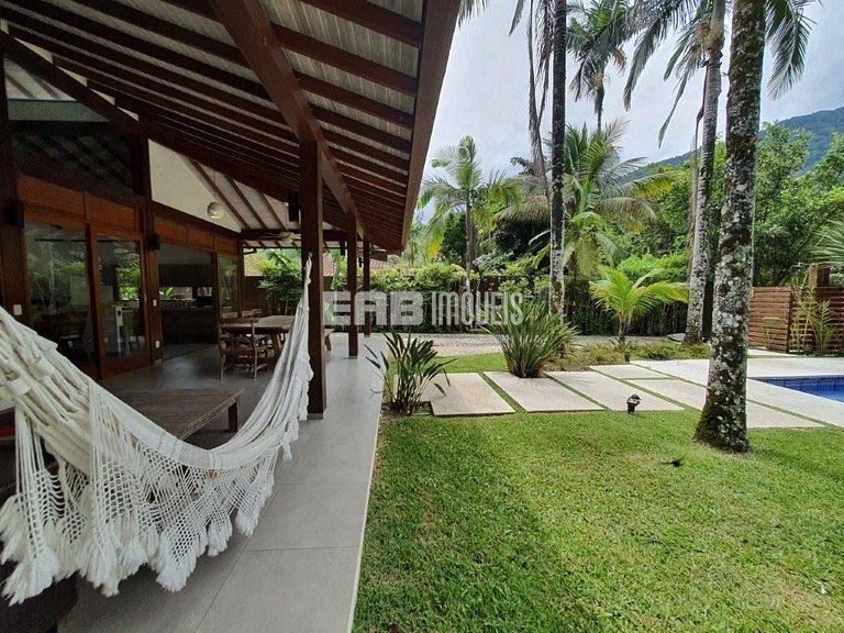 Casa em Itamambuca com piscina para 8 pessoas