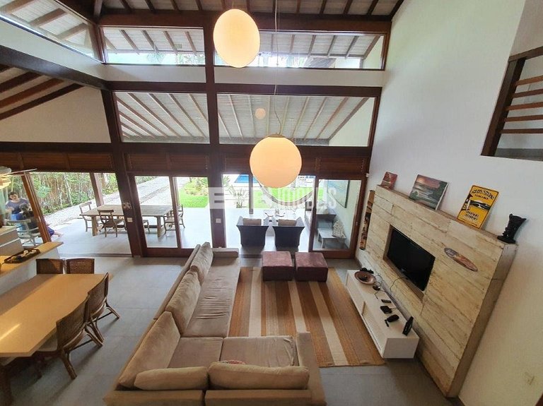 Casa em Itamambuca com piscina para 8 pessoas