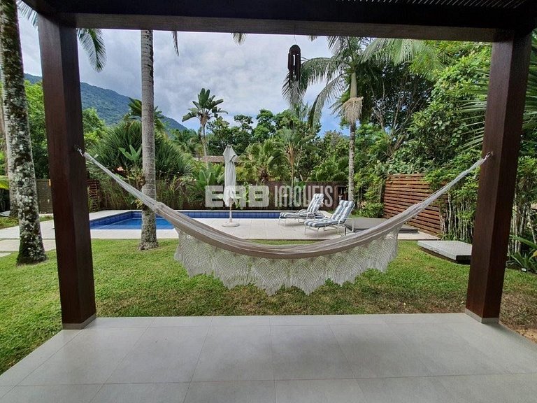 Casa em Itamambuca com piscina para 8 pessoas