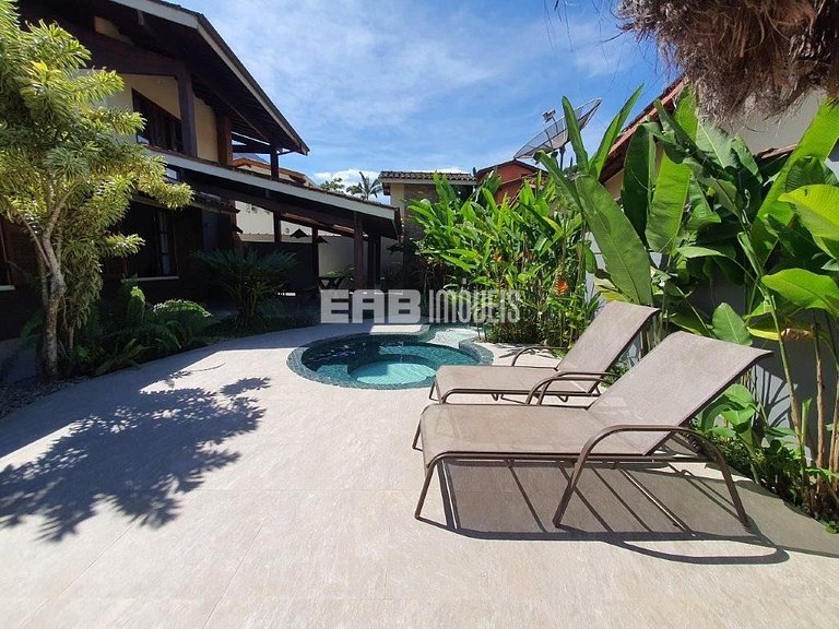 Casa linda e aconchegante, a apenas 200m da praia