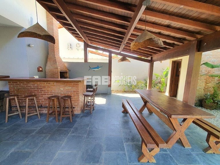 Casa linda e aconchegante, a apenas 200m da praia