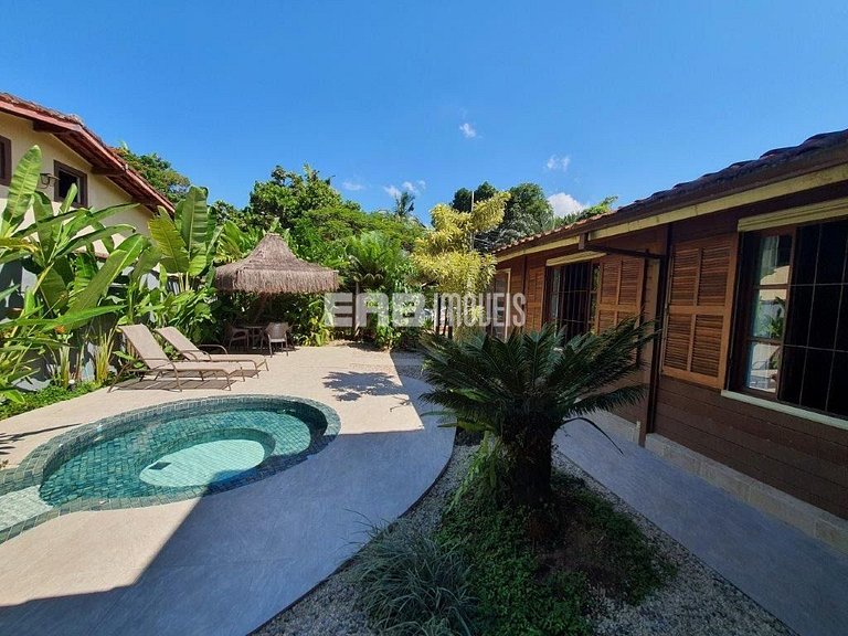 Casa linda e aconchegante, a apenas 200m da praia