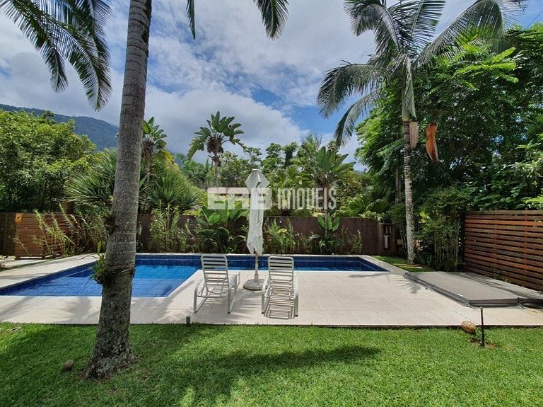 Casa em Itamambuca com piscina para 8 pessoas