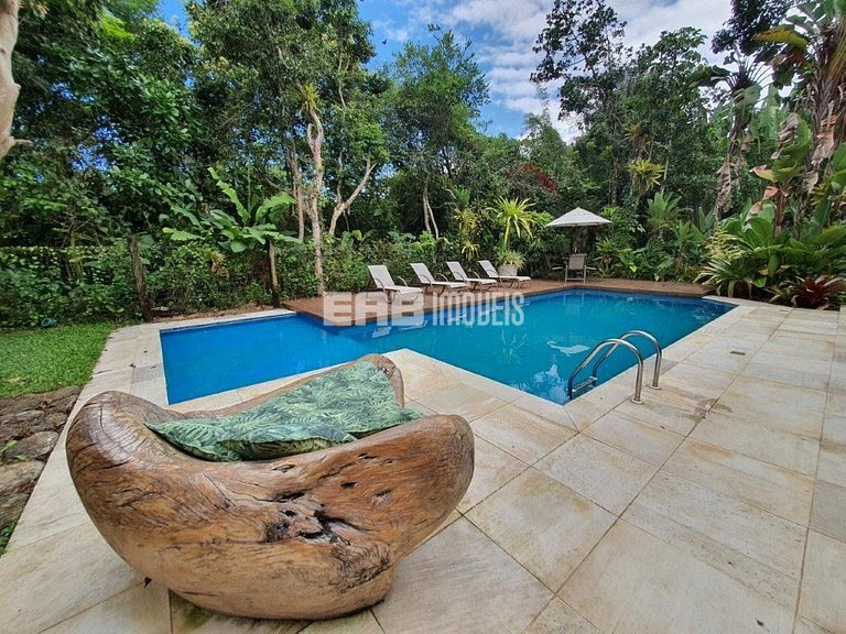 Casa de alto padrão, com piscina, na praia de Itamambuca, Ub