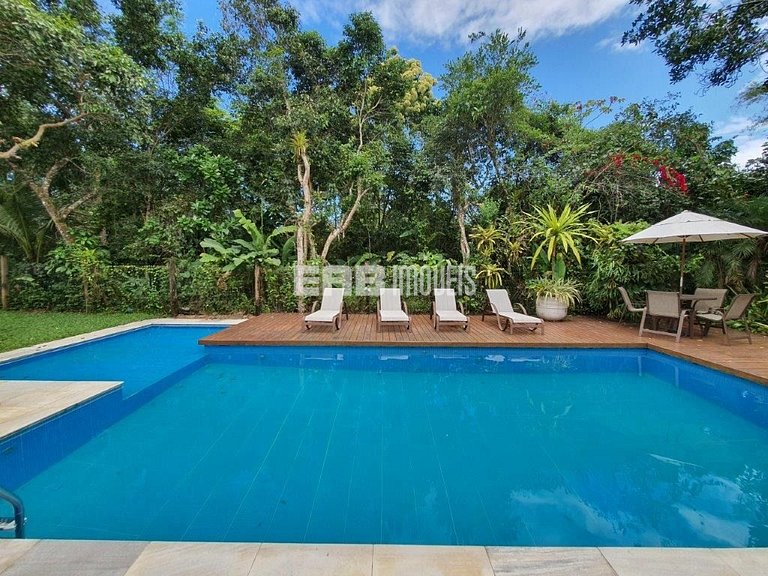 Casa de alto padrão, com piscina, na praia de Itamambuca, Ub