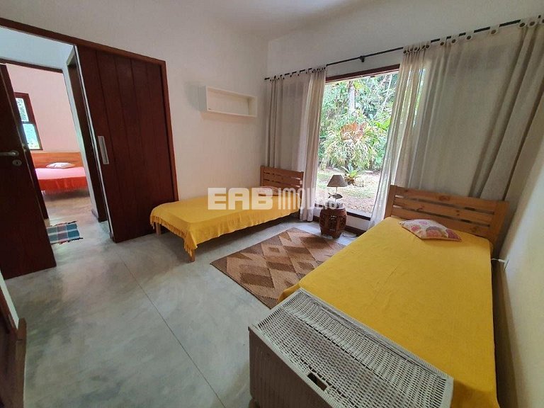 Casa de alto padrão, com piscina, na praia de Itamambuca, Ub