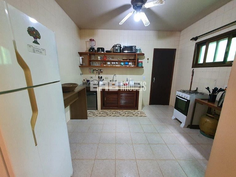 Casa com 3 dormitórios em Itamambuca