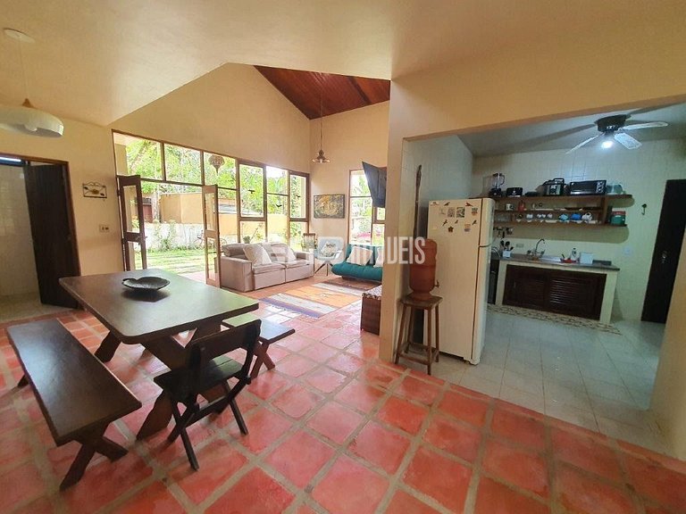 Casa com 3 dormitórios em Itamambuca