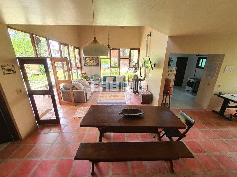 Casa com 3 dormitórios em Itamambuca