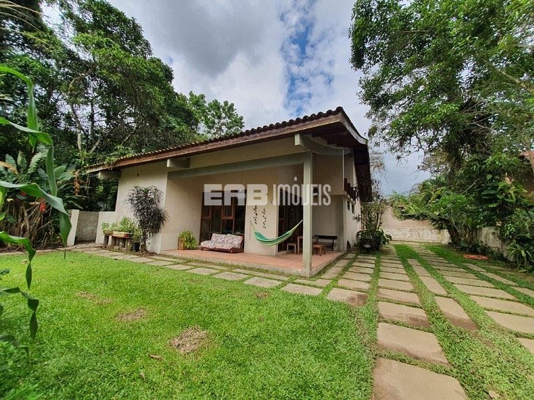 Casa com 3 dormitórios em Itamambuca