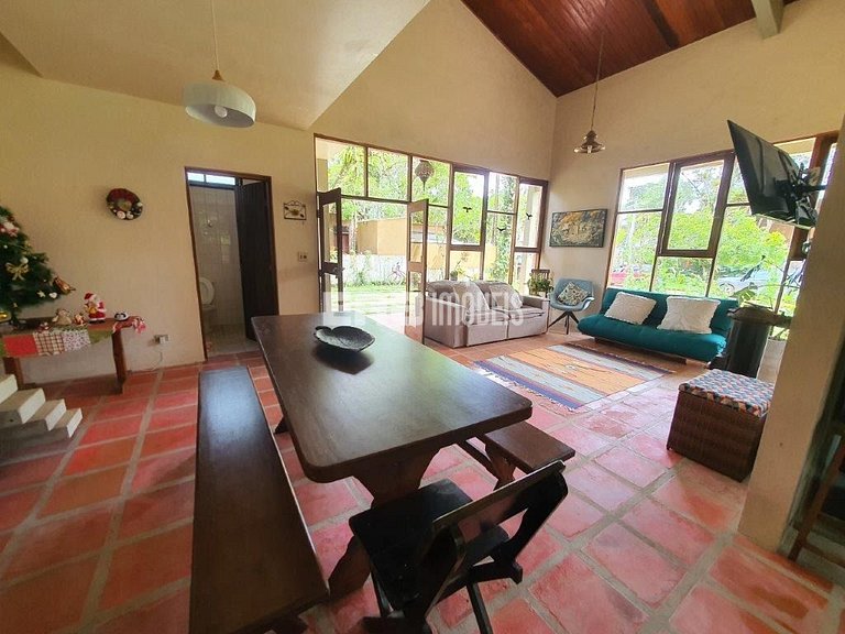 Casa com 3 dormitórios em Itamambuca