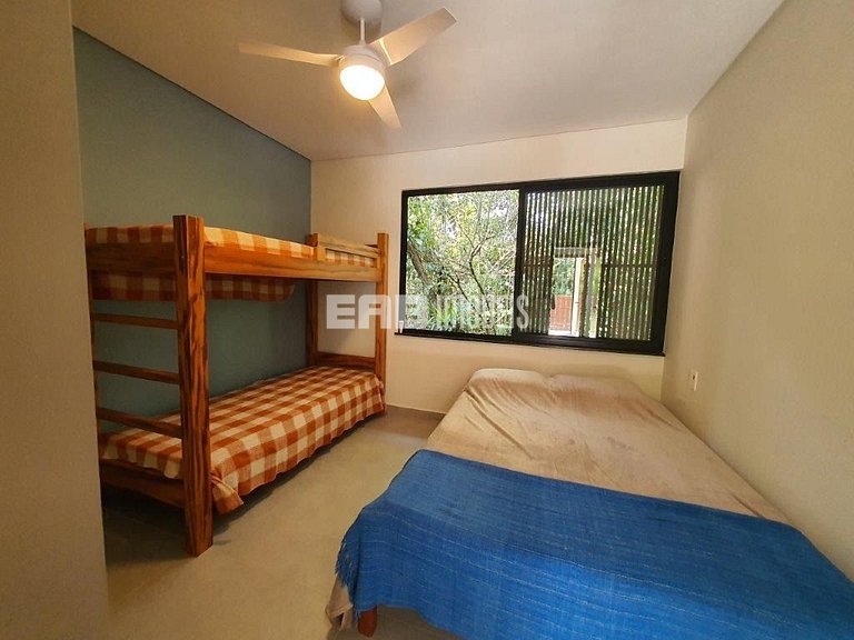 Casa arejada e com 3 dormitórios na praia de Itamambuca