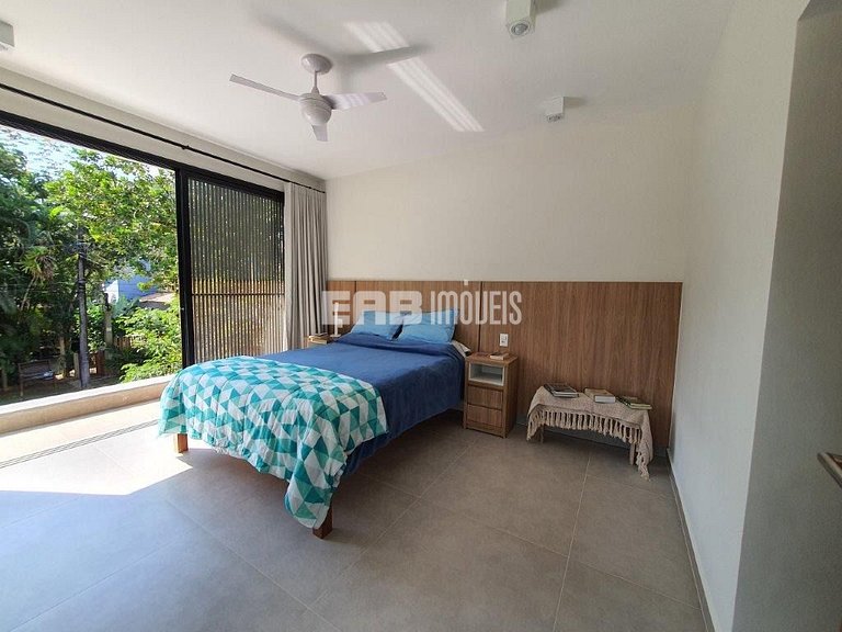 Casa arejada e com 3 dormitórios na praia de Itamambuca