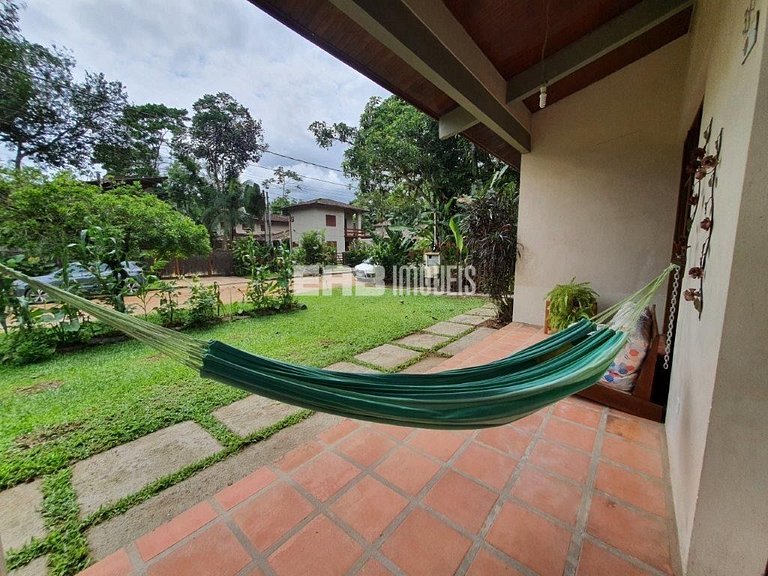 Casa com 3 dormitórios em Itamambuca