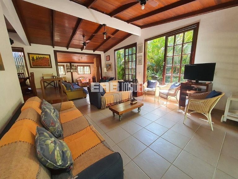 Casa aconchegante para 10 pessoas na praia de Itamambuca