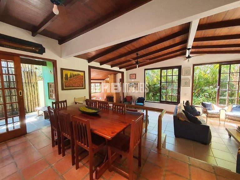 Casa aconchegante para 10 pessoas na praia de Itamambuca