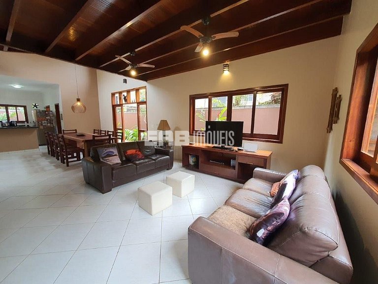 Lindíssima casa de praia disponível para locação de temporad