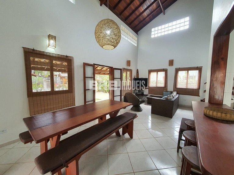 Casa com piscina, em Itamambuca, para famílias de até 12 pes