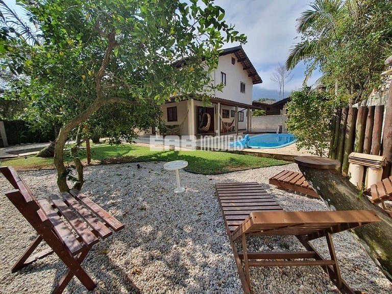 Casa com piscina, em Itamambuca, para famílias de até 12 pes