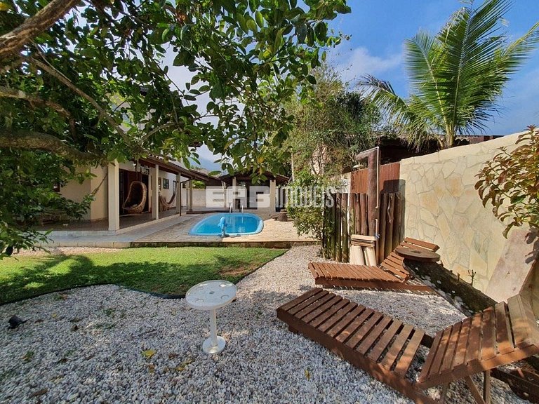 Casa com piscina, em Itamambuca, para famílias de até 12 pes