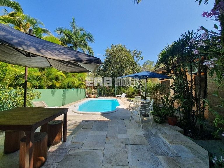 Bela casa disponível para locação de temporada, a 400 m da a