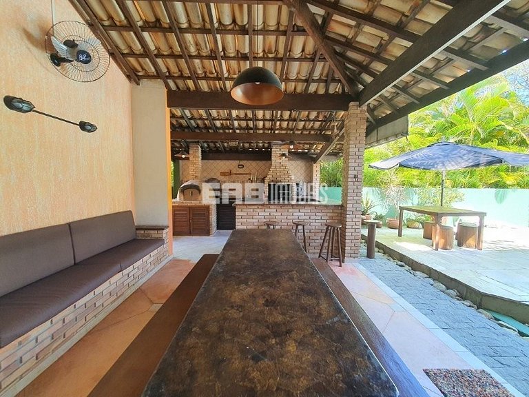 Bela casa disponível para locação de temporada, a 400 m da a