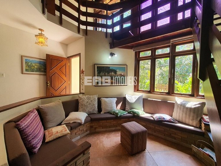 Bela casa disponível para locação de temporada, a 400 m da a