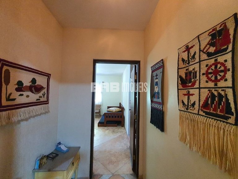 Bela casa disponível para locação de temporada, a 400 m da a